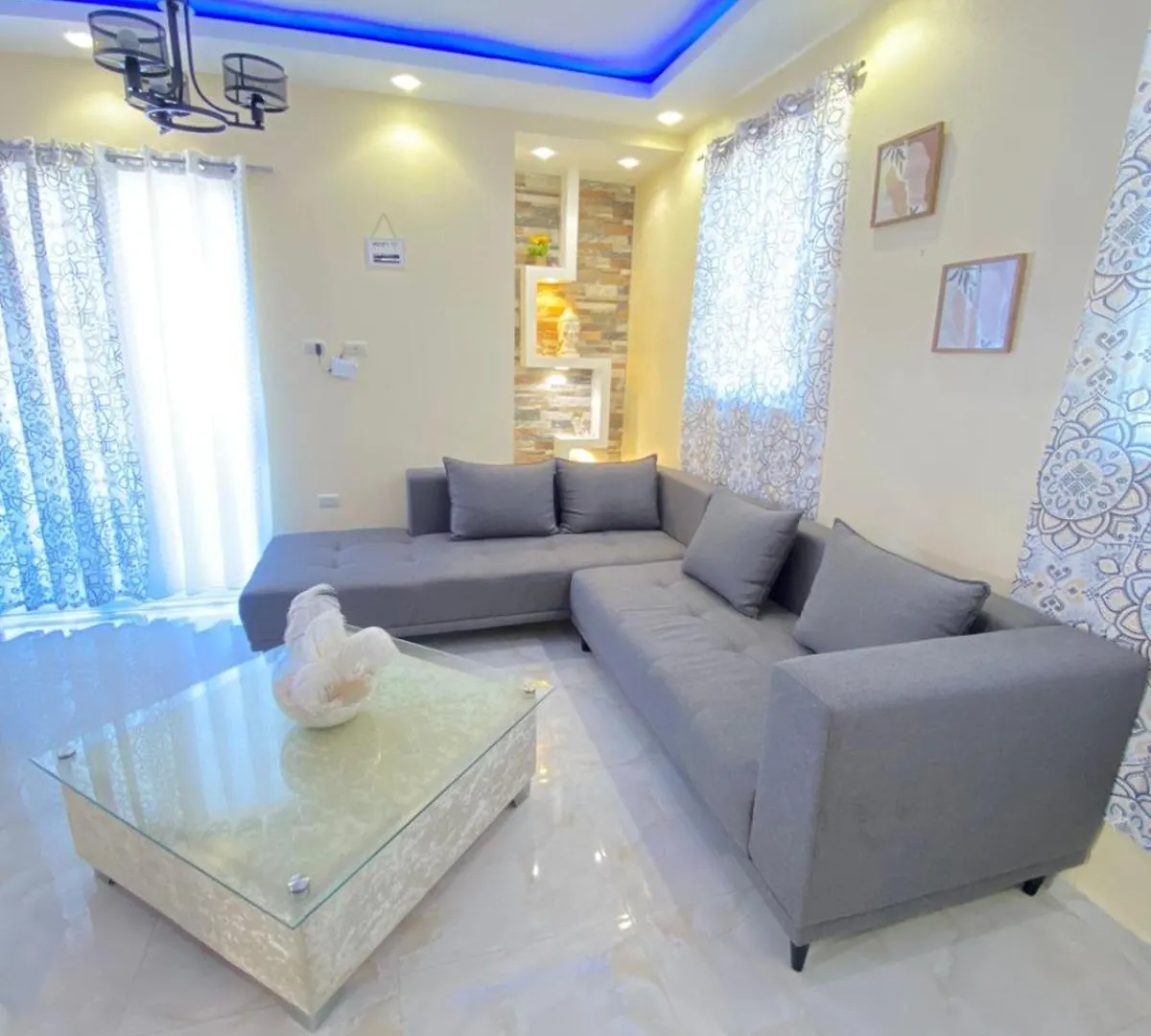 Cozy Apartment Rm contacts